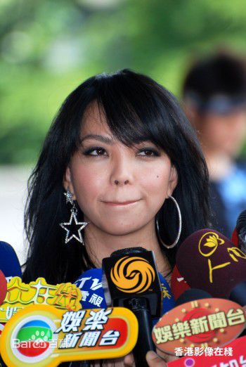 http://www.newswatch247.com/pics/star/pic/5a46a6122006f4836d2057ea9aefd736.jpg