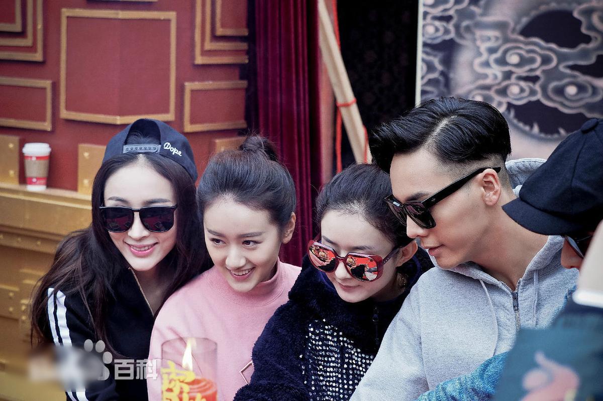http://www.newswatch247.com/pics/star/pic/5b2ad64b53e78930eeb18c2b7a11d814.jpg