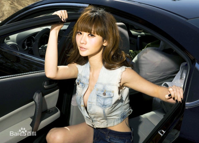 http://www.newswatch247.com/pics/star/pic/5b3e7908724bd4806d9e52b4327ee109.jpg