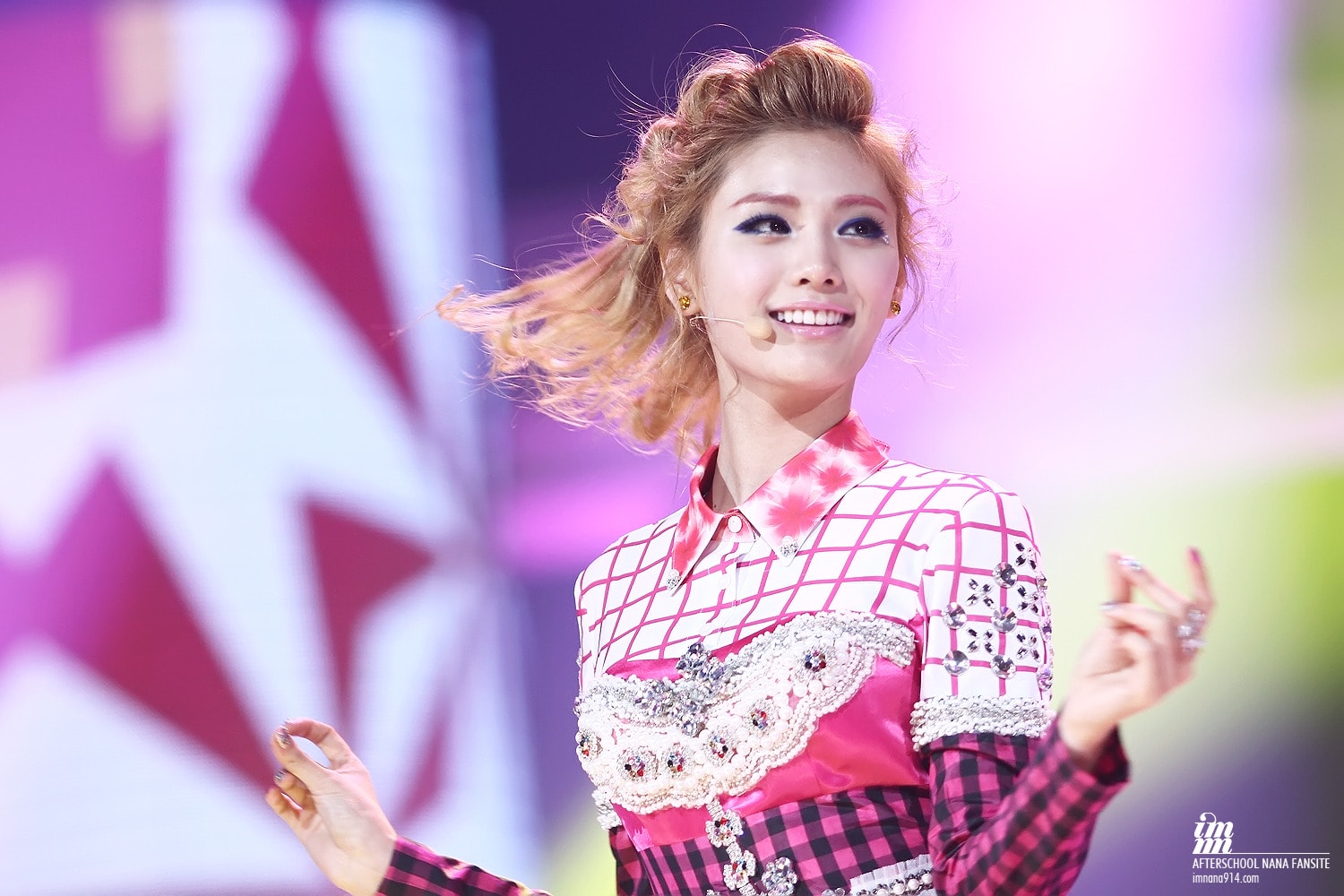 http://www.newswatch247.com/pics/star/pic/5bc83649571370fc28c51c181f46a626.jpg