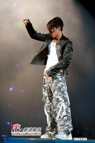 http://www.newswatch247.com/pics/star/pic/5c383ca1b19ffe2405f0873ab379c467.jpg