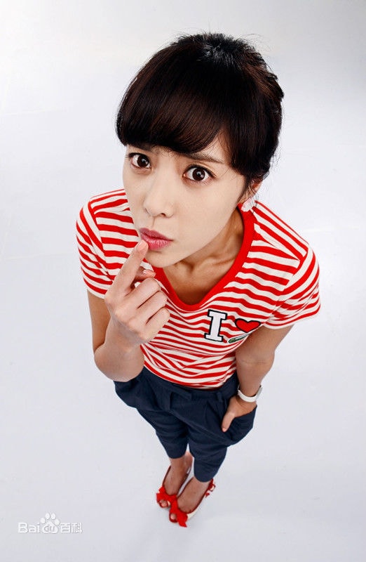 http://www.newswatch247.com/pics/star/pic/5c4be035059e4170c950886765e35f3b.jpg