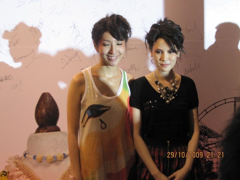 http://www.newswatch247.com/pics/star/pic/5ce05ad952c6764f7c40f874d5394010.jpg