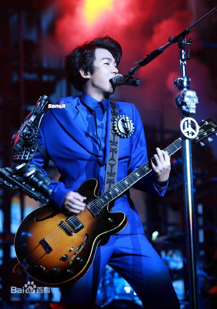 http://www.newswatch247.com/pics/star/pic/5d23d344f46a5d1cd9b6d891f161b86c.jpg