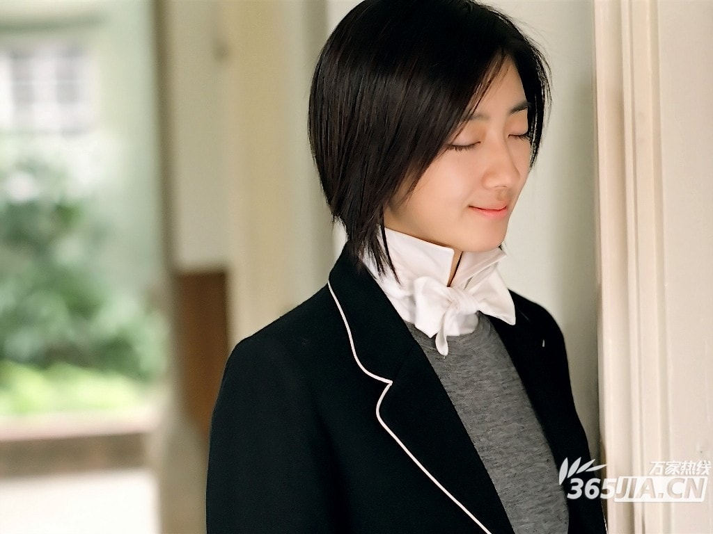 http://www.newswatch247.com/pics/star/pic/5d3eb76b5d1a321f6bce5e26c8be5b74.jpg