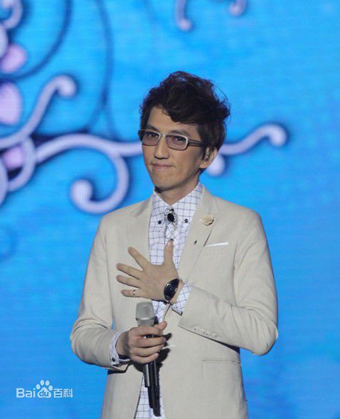 http://www.newswatch247.com/pics/star/pic/5da21d959fa775ba6fef82225957c97b.jpg