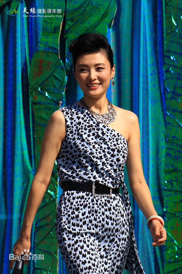 http://www.newswatch247.com/pics/star/pic/5f792edeaf6191b08c17966d60013d21.jpg