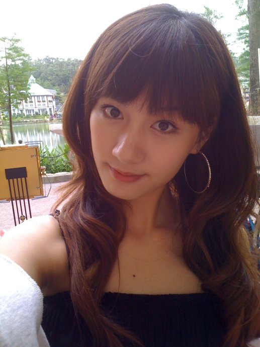 http://www.newswatch247.com/pics/star/pic/5f80529c89f80e5e313baeffc1f53f9e.jpg