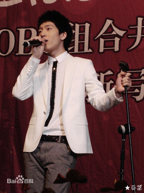 http://www.newswatch247.com/pics/star/pic/5ff0e5f0d0de52486e59e282299c6710.jpg