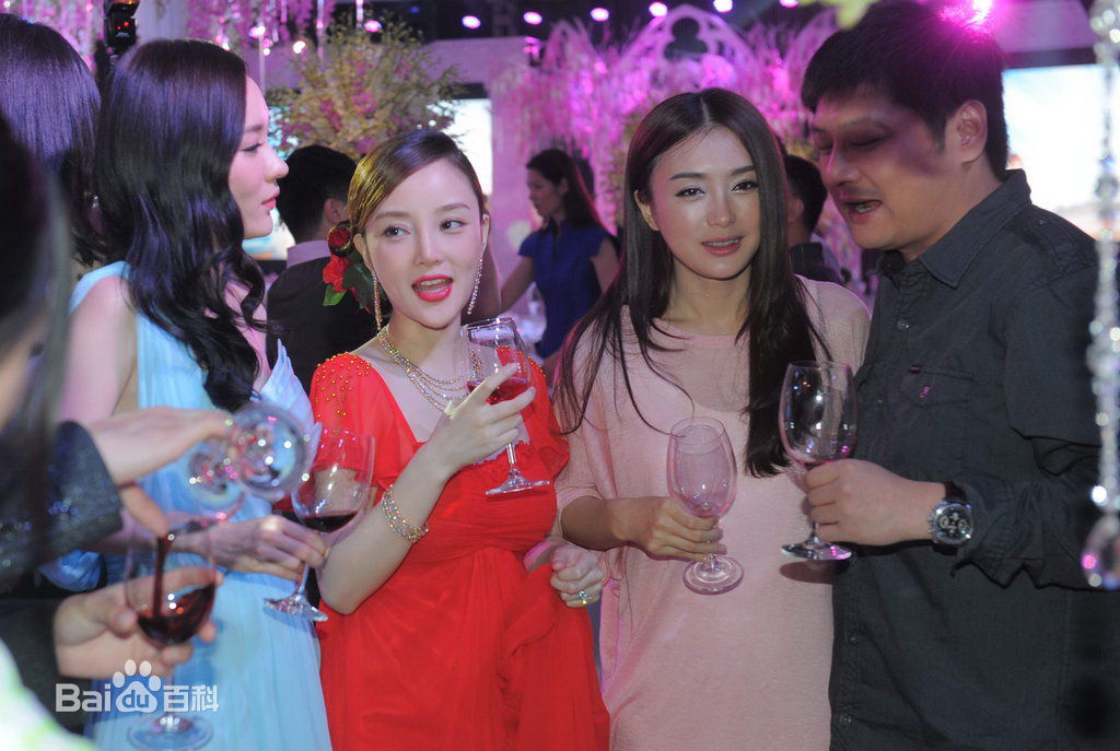 http://www.newswatch247.com/pics/star/pic/5ff410bda7661b8b9eef5830cb4ba389.jpg