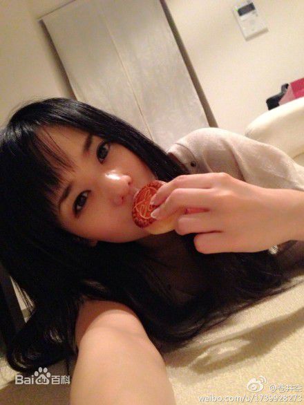 http://www.newswatch247.com/pics/star/pic/60172d75339fd33ec85e9aecdfe8d8ed.jpg