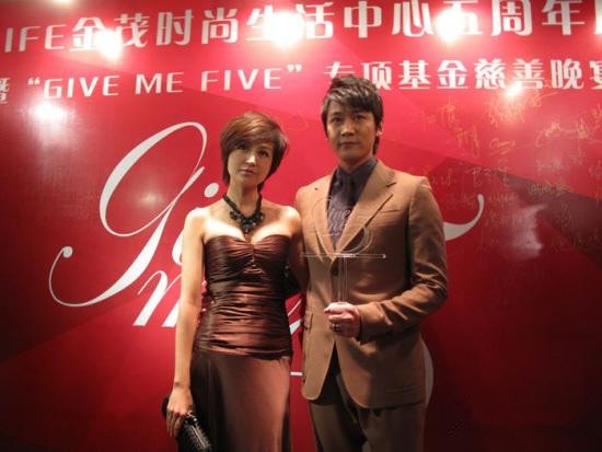 http://www.newswatch247.com/pics/star/pic/60e4/5ee0476345f634ab371ef9b10dea.jpg