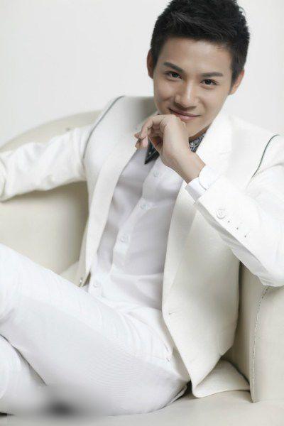 http://www.newswatch247.com/pics/star/pic/6137e7f415524dcc5a8601ff01d806e8.jpg