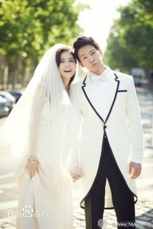 http://www.newswatch247.com/pics/star/pic/6199793cc70a80a9b9120e699a65755f.jpg