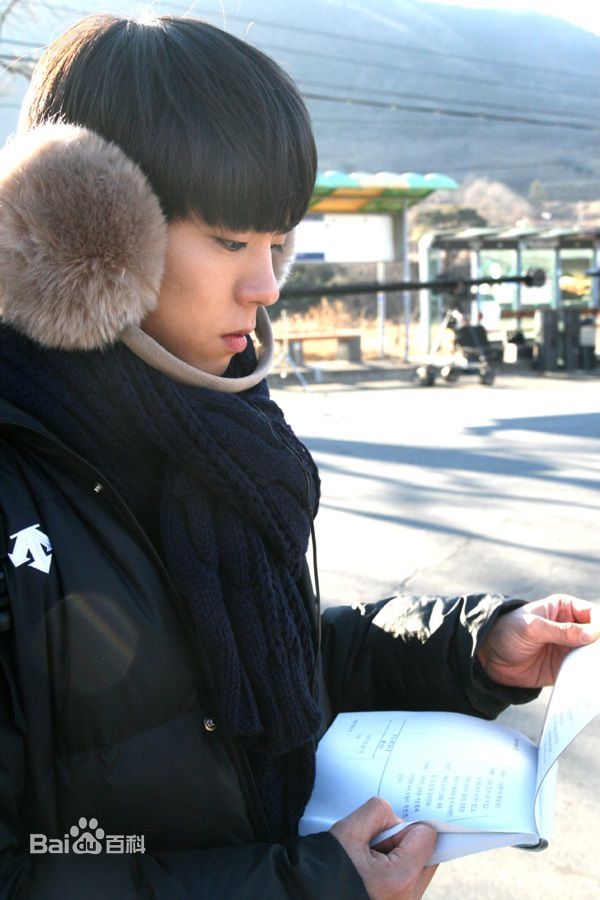 http://www.newswatch247.com/pics/star/pic/623e92984472daa7083d2fded55a8d5b.jpg