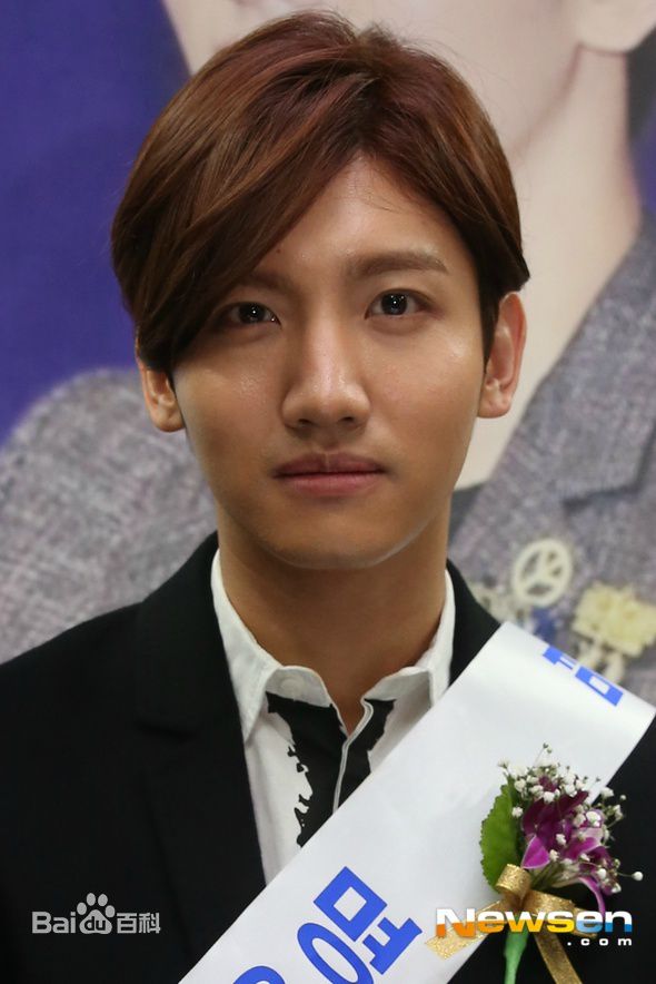 http://www.newswatch247.com/pics/star/pic/63816d18f134df2f883f690ce0ba964c.jpg