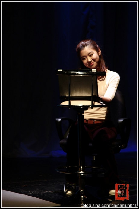 http://www.newswatch247.com/pics/star/pic/6393aecf7333802b8eff39ae64f6cb89.jpg