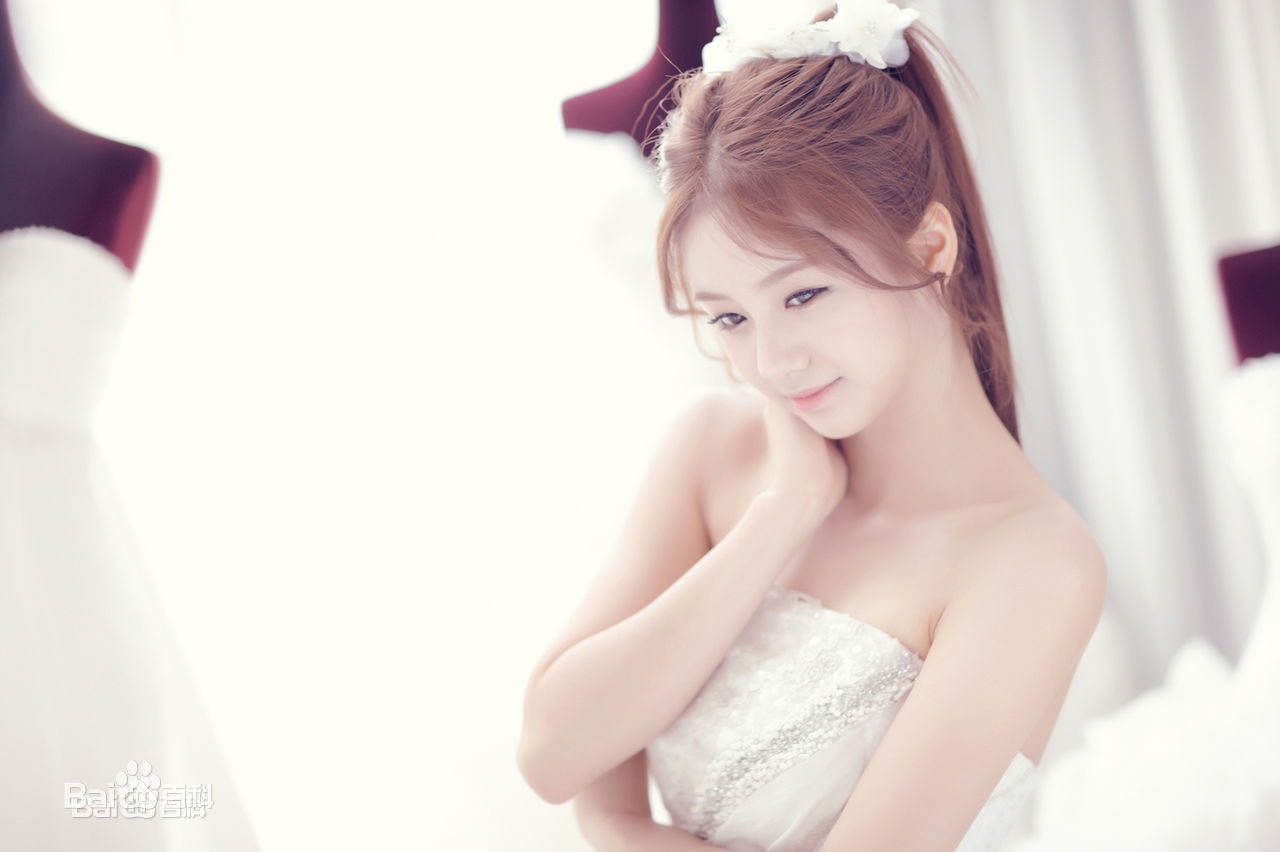 http://www.newswatch247.com/pics/star/pic/64ff279e1390b2b7222c97a8e1db5003.jpg
