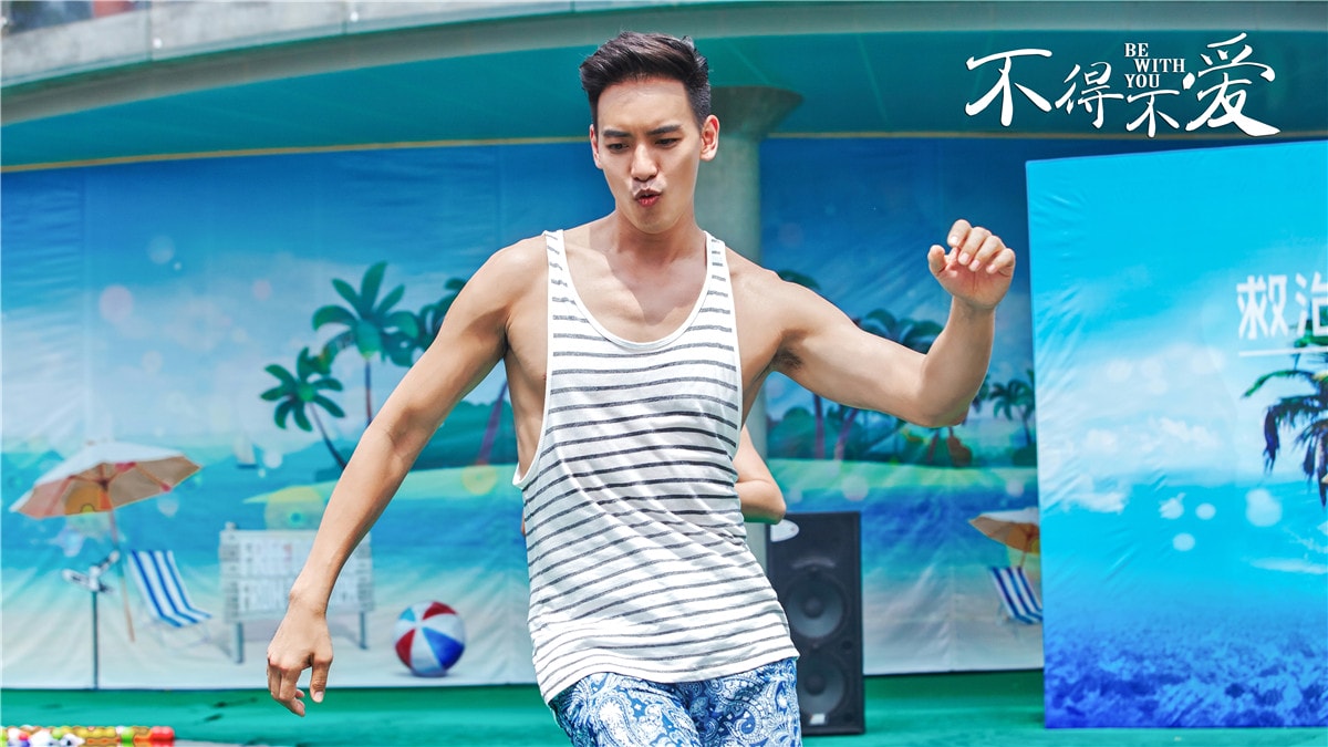 http://www.newswatch247.com/pics/star/pic/6605/eb8cdfefeb050c3342ff31e628dc.jpg
