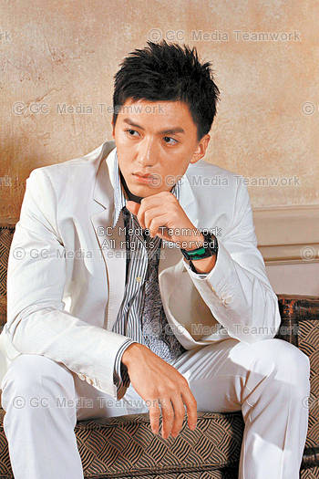 http://www.newswatch247.com/pics/star/pic/66d3a73e434aa39571fc13cbd4cd00c3.jpg