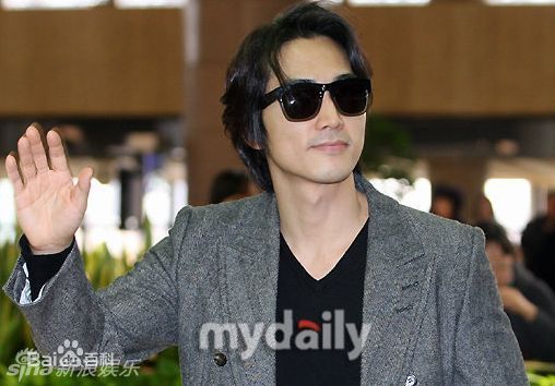 http://www.newswatch247.com/pics/star/pic/66d56075f7ca6b1c34f6f8403d9f19e7.jpg