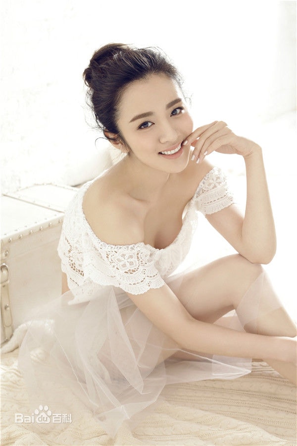 http://www.newswatch247.com/pics/star/pic/68e3cd7f35c0b74cdf847c13ad0ddfe9.jpg