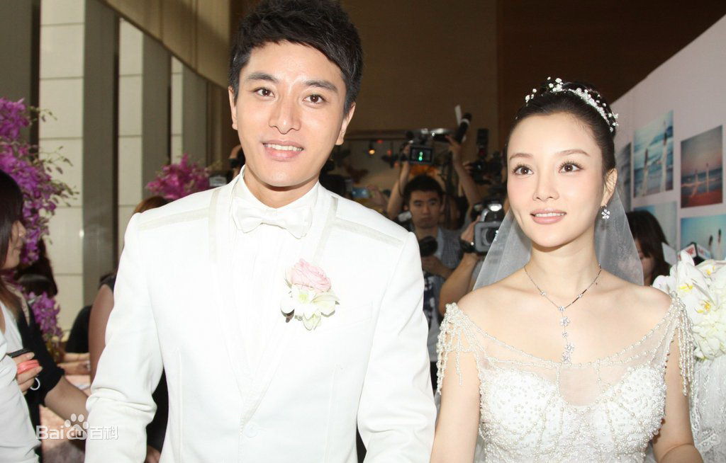 http://www.newswatch247.com/pics/star/pic/697927ef32e502e216768a4ca2140912.jpg