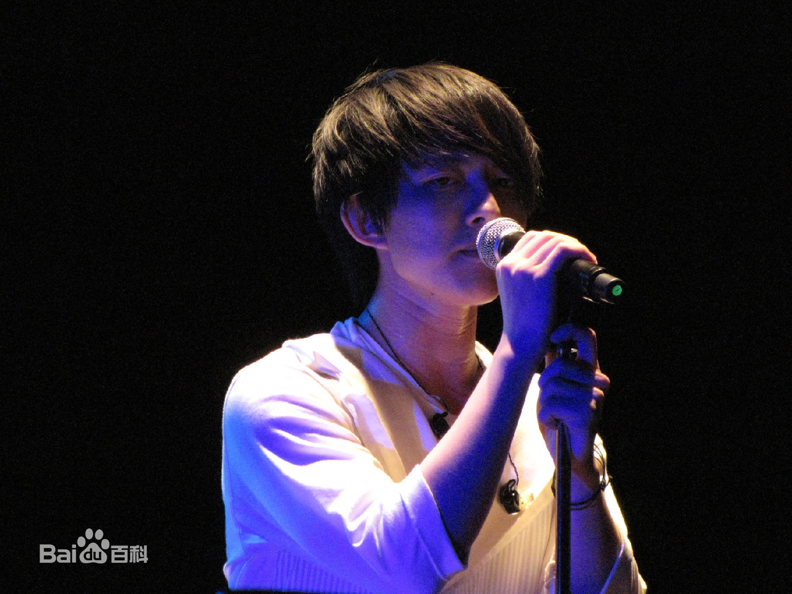 http://www.newswatch247.com/pics/star/pic/6bdf60e89b684a5d369e2eaa623e02ee.jpg