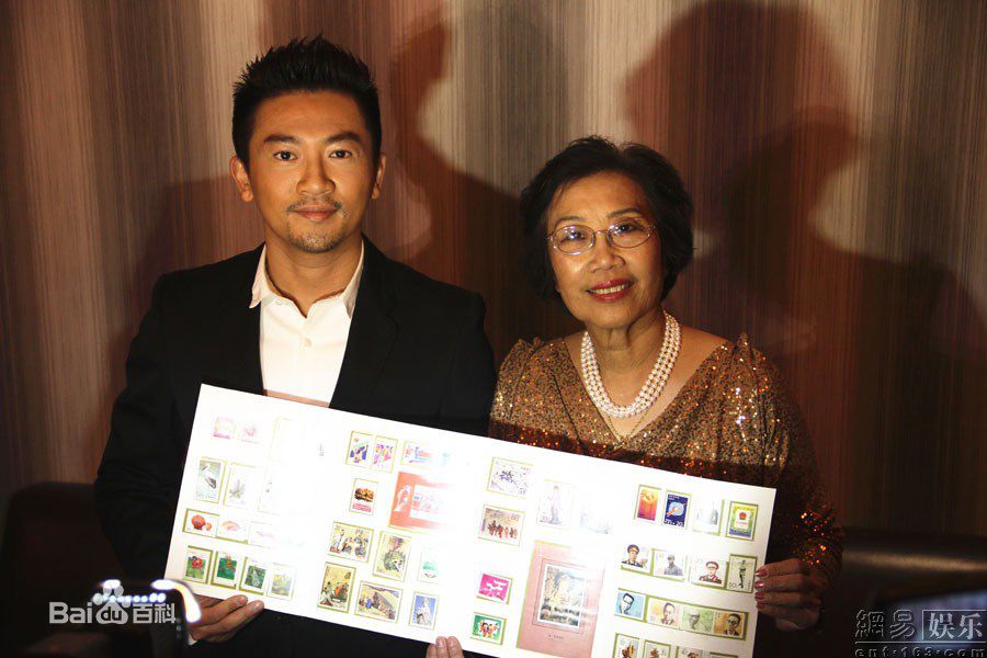 http://www.newswatch247.com/pics/star/pic/6c35a9e668601e4d7ce7dbe8734c48a8.jpg