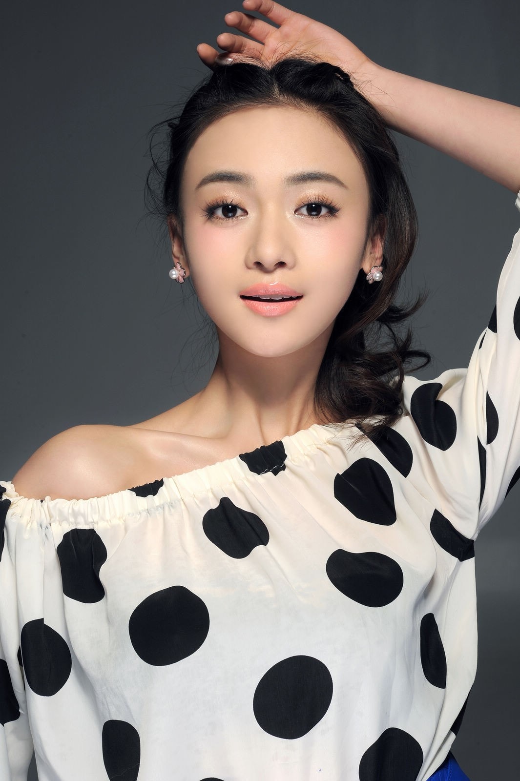 http://www.newswatch247.com/pics/star/pic/6d94ab7739be2c277c8836b492d9cf56.jpg
