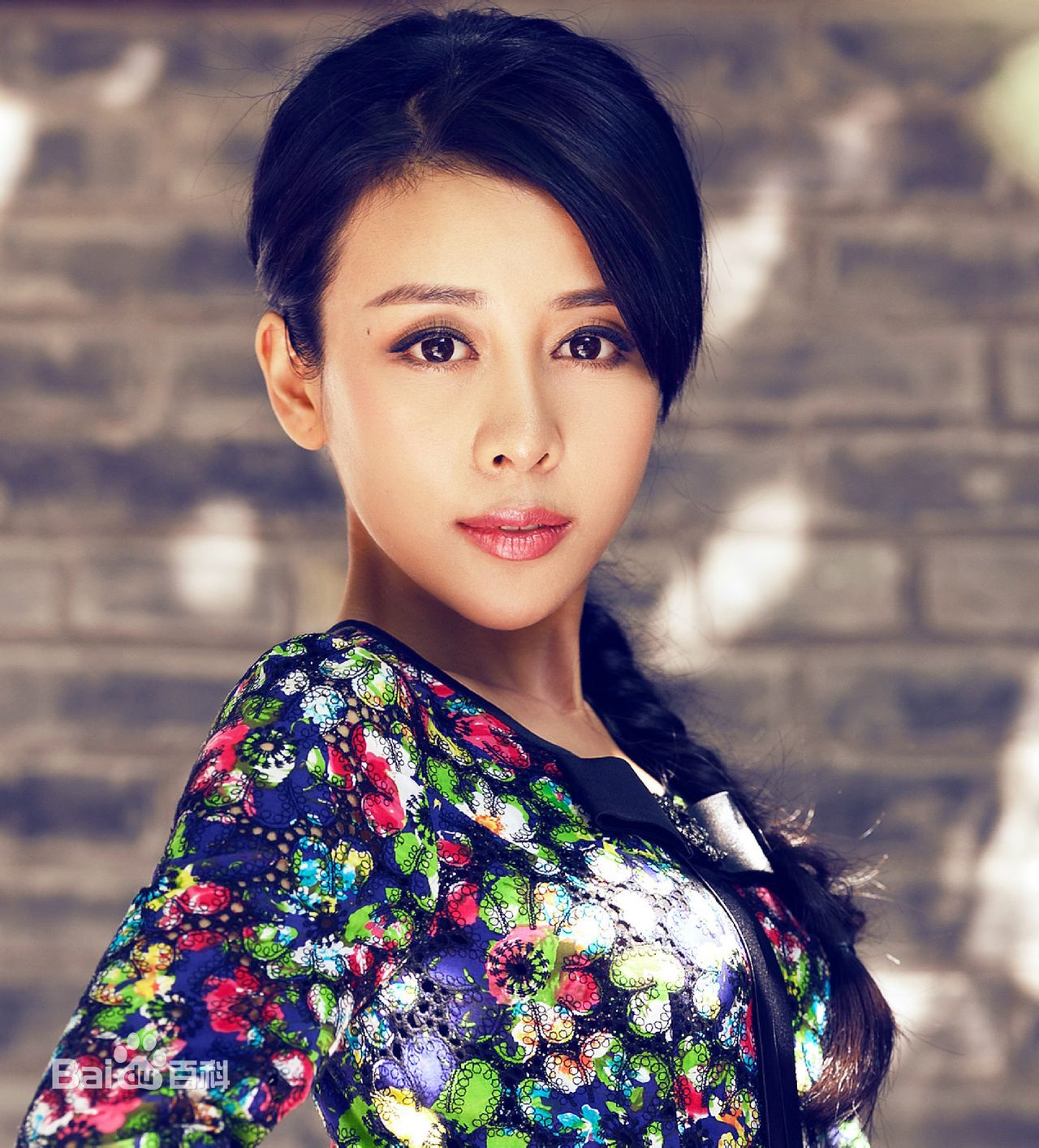 http://www.newswatch247.com/pics/star/pic/6e4dca297cb8e66baad273eab55815e8.jpg