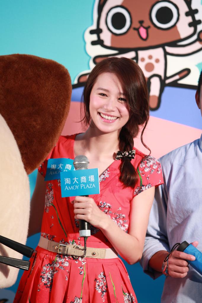 http://www.newswatch247.com/pics/star/pic/6e65/926e8994ecad0793f60bd8b804e7.jpg