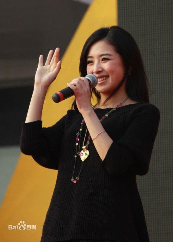 http://www.newswatch247.com/pics/star/pic/6f91bf2f0d494534710eb1fd767f4536.jpg