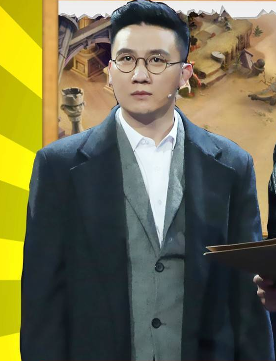 http://www.newswatch247.com/pics/star/pic/7097/5e8f7b1d7e5062f07ab8ebff4074.jpg