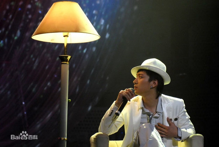 http://www.newswatch247.com/pics/star/pic/70a3751d4c00b22e7816775564fd6e02.jpg