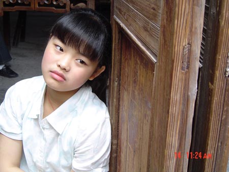 http://www.newswatch247.com/pics/star/pic/70d5f77a8ae3adae3bc51cd153031f7a.jpg
