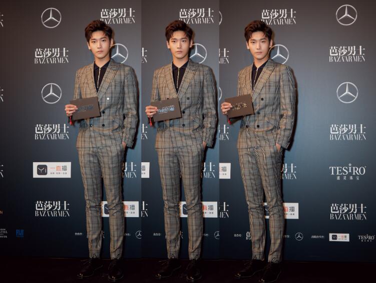 http://www.newswatch247.com/pics/star/pic/7157/7eded90caed675a5b7edfc6121f1.jpg