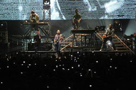 http://www.newswatch247.com/pics/star/pic/71a6542f4f6850d75b0dd3aa4ee31047.jpg