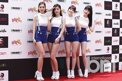 http://www.newswatch247.com/pics/star/pic/71d28d73560bd749d7a3797ca325045d.jpg
