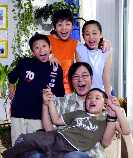 http://www.newswatch247.com/pics/star/pic/72dd/9bd966ed2ba13c9b39e3479cbd1f.jpg