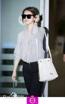 http://www.newswatch247.com/pics/star/pic/731cb6a4ba02bc054e06139bb6a378bc.jpg