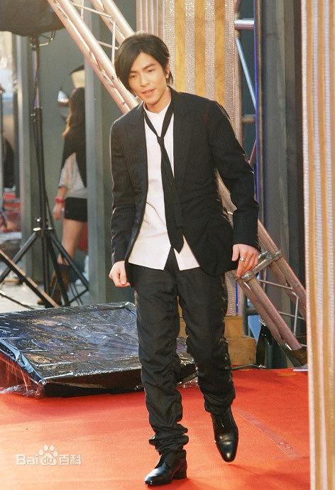 http://www.newswatch247.com/pics/star/pic/7443da7cdf8f707979bbeacb47d048c1.jpg