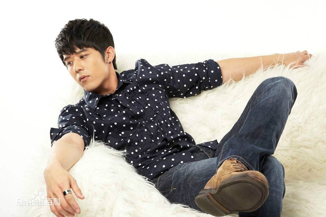 http://www.newswatch247.com/pics/star/pic/748e17bbb78b29b7421eab37306f7afe.jpg