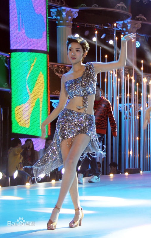 http://www.newswatch247.com/pics/star/pic/764dd994165ea1c952b0c60d04e31935.jpg