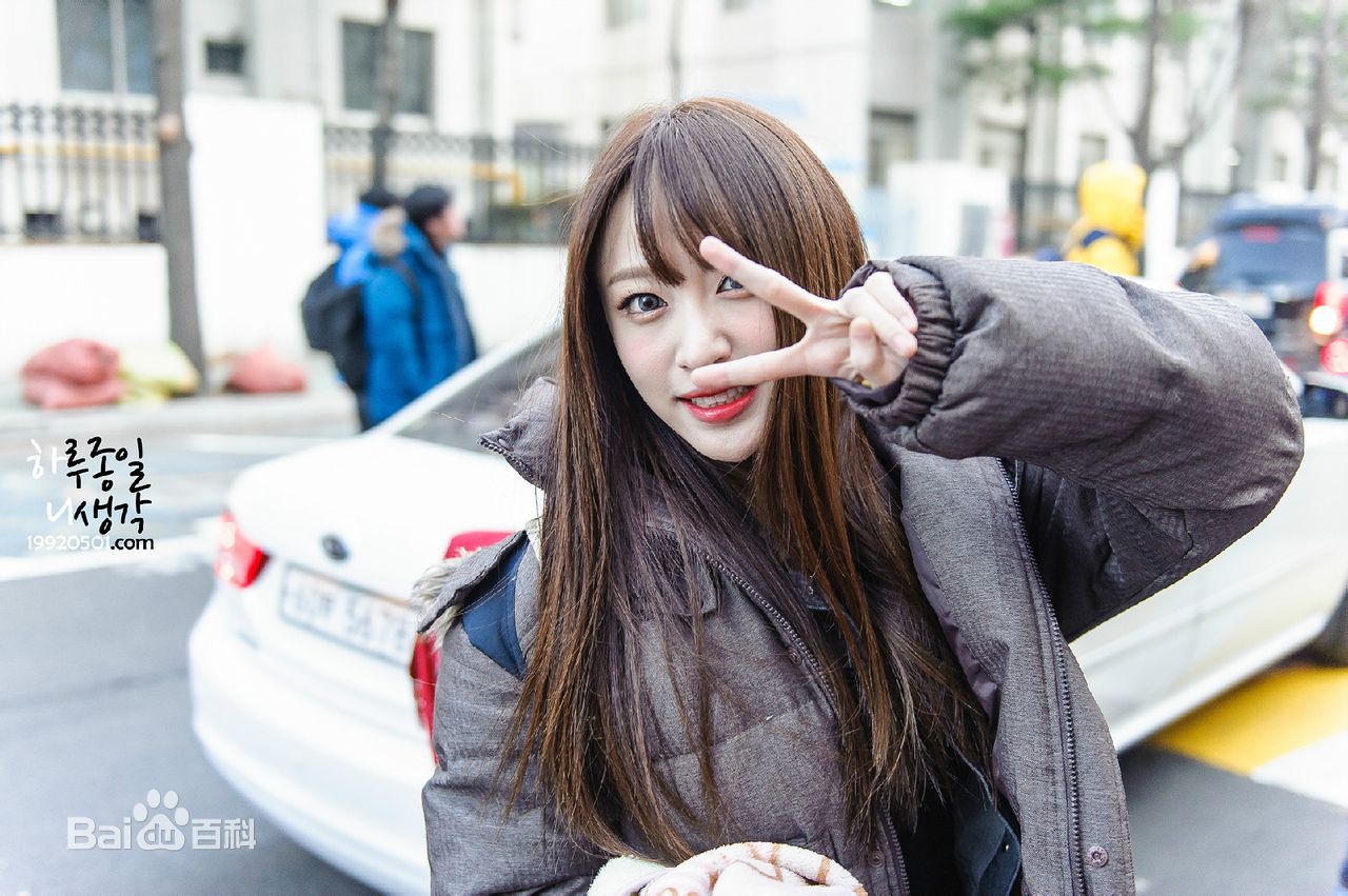 http://www.newswatch247.com/pics/star/pic/76f7ecbc2ed4189088ce4a198d03a66a.jpg