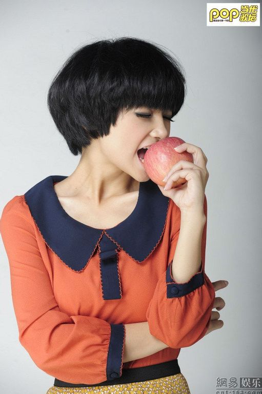 http://www.newswatch247.com/pics/star/pic/77ef00efa17eeb0ec9181f22cee22d41.jpg