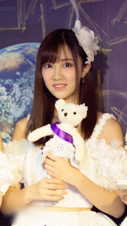 http://www.newswatch247.com/pics/star/pic/77f0b66f0efd90a81f8d55bae01a7847.jpg