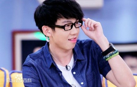 http://www.newswatch247.com/pics/star/pic/789d460390eeabb9513b29672f39d2f8.jpg