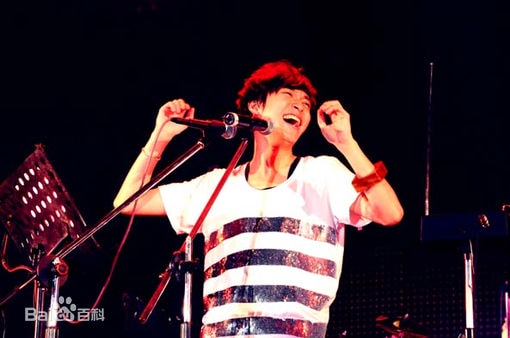 http://www.newswatch247.com/pics/star/pic/791496ab62318c142a3f5be5ee75f25b.jpg