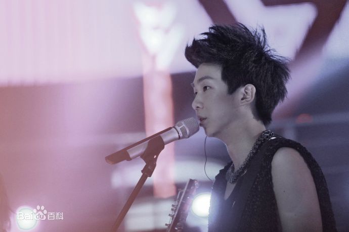 http://www.newswatch247.com/pics/star/pic/7b2348e88c9877556715789be2a0fdf3.jpg